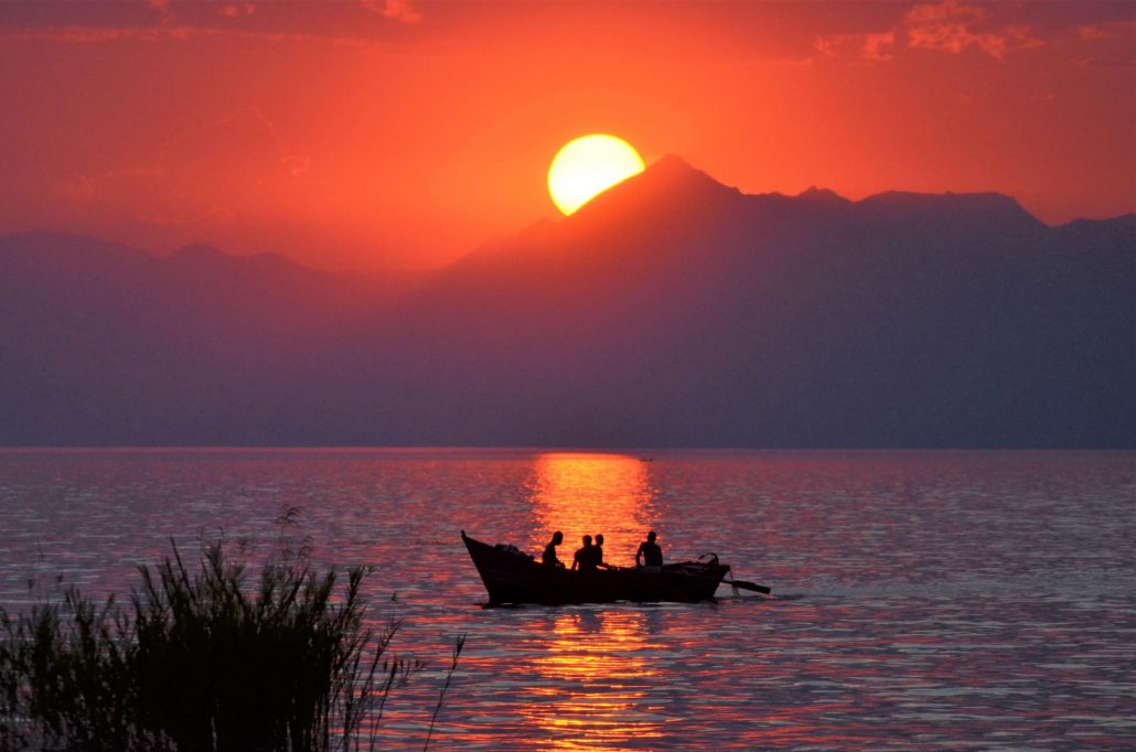 Zonsondergang over het Malawimeer