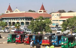 Malawi rondreizen Lilongwe tuk-tuk's