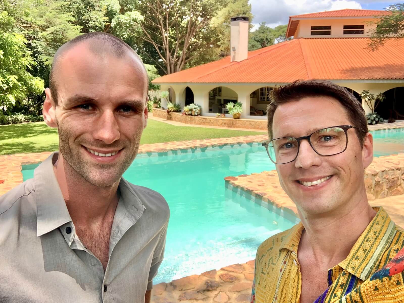 Dilo and Hessel in front of Africa House in Lilongwe